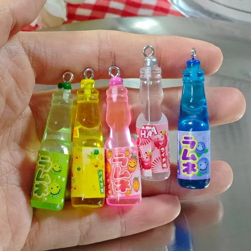 Resin Crafts Diy - 10 Stück kleine Getränkeflaschen-Harzanhänger, Kawaii-Getränkeflaschen-Anhänger, DIY-Bastelzubehör